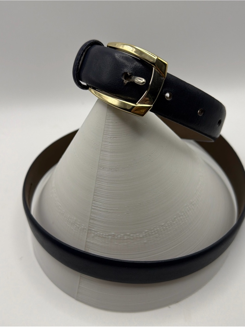 Classic Retro 1997 Liz Claiborne Navy Leather Belt Size Large Gold SilverBuckle.